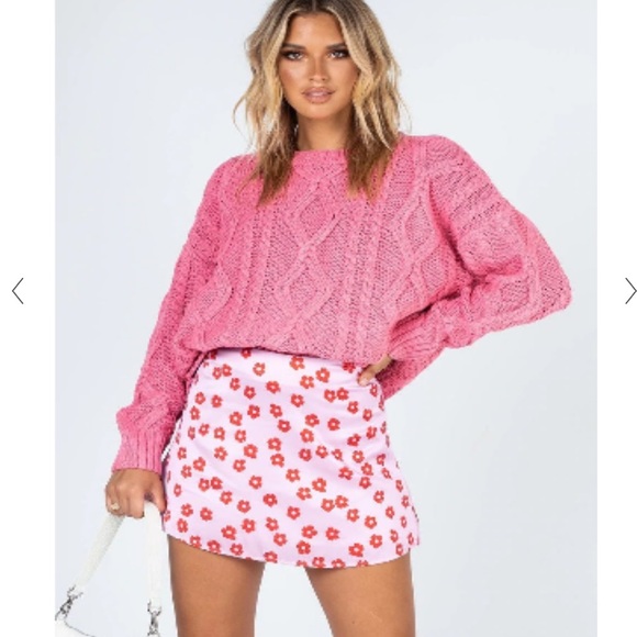 Princess Polly sweater doesn’t have tag anymore - Picture 2 of 5